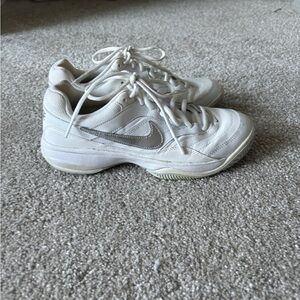 Nike White and Silver Tennis Shoes